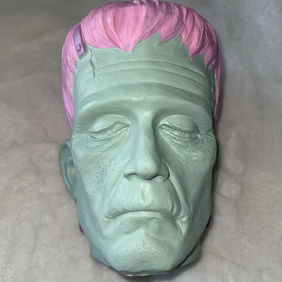 Halloween pastel Frankenstein head decor - Picture 4 of 10